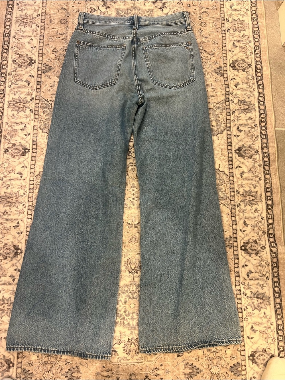 Madewell Ultimate Wide Leg Jean. Drawstring detail. Size 26. Like new!! - Picture 2 of 6